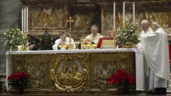 Mgr Georg Gänswein célèbre une messe dans la basilique Saint-Pierre le 31 décembre 2023, pour commémorer le premier anniversaire de la mort du pape Benoît XVI. | Crédit : Vatican Media / 