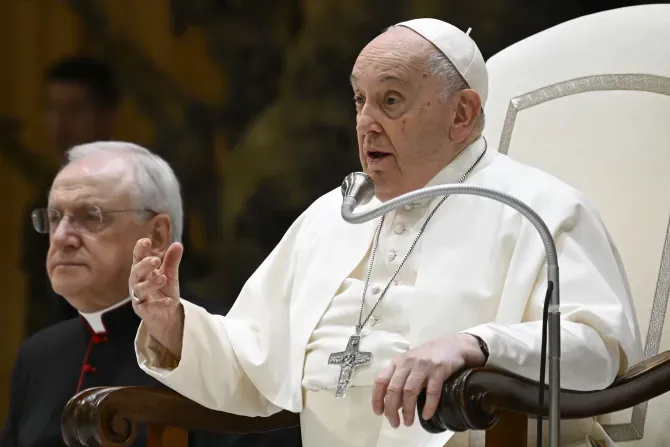 Le pape François s'exprime lors de l'audience générale du 6 décembre 2023, dans la salle Paul VI au Vatican. | Crédit : Vatican Media
