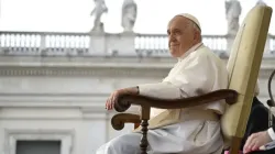 Le pape François préside son audience générale hebdomadaire sur la place Saint-Pierre au Vatican, le 18 octobre 2023. | Crédit : Vatican Media / 