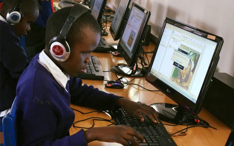 Les salésiens d'Afrique cherchent à employer l'apprentissage en ligne dans leurs écoles techniques et professionnelles sur le continent. Domaine public