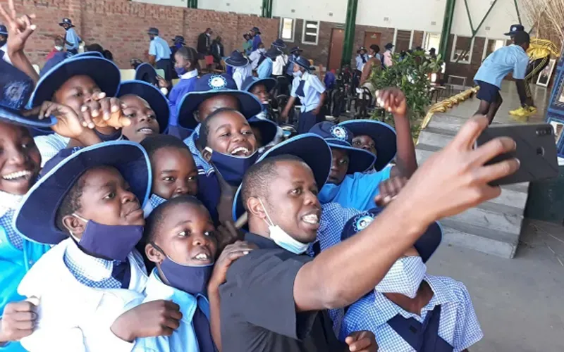 Quelques étudiants de l'école secondaire Don Bosco au Zimbabwe. Crédit : Missions salésiennes