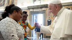Le pape François rencontre des membres de la Fondation Arché au Vatican, le 2 septembre 2021 / Vatican Media. / 