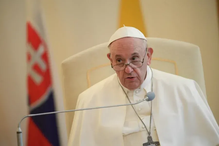 Le pape François s'adresse à une réunion œcuménique à la nonciature apostolique de Bratislava, en Slovaquie, le 12 septembre 2021.Vatican Media.