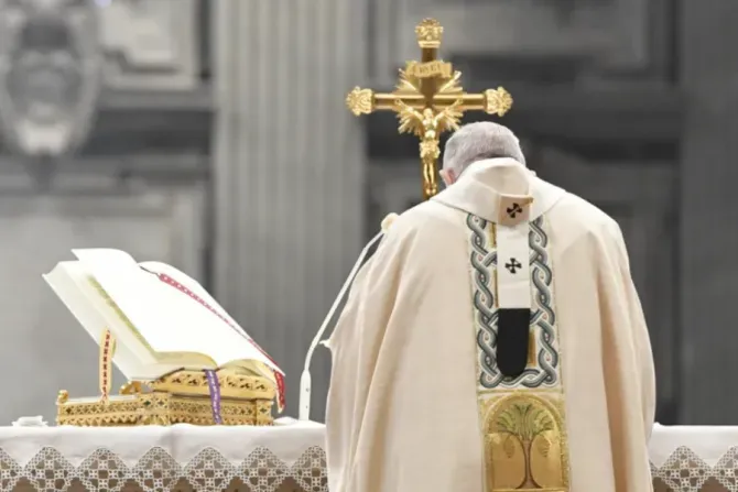Le pape François célèbre la messe dans la basilique Saint-Pierre en la fête du Christ-Roi, le 21 novembre 2021. | Crédit : Vatican Media