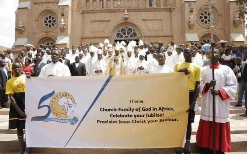 Les membres du SCEAM à la messe d'ouverture de la célébration du jubilé d'or en Ouganda en juillet 2019. Domaine public