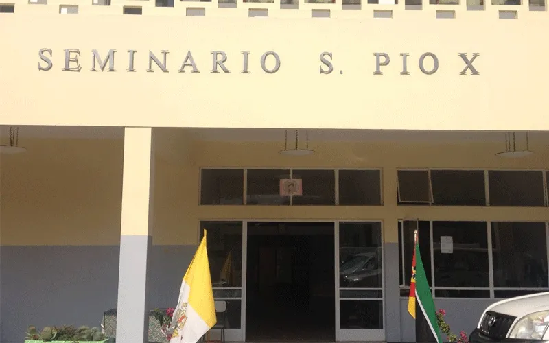 L'entrée du grand séminaire théologal St. Pie X à Maputo, la capitale du Mozambique. Vatican News