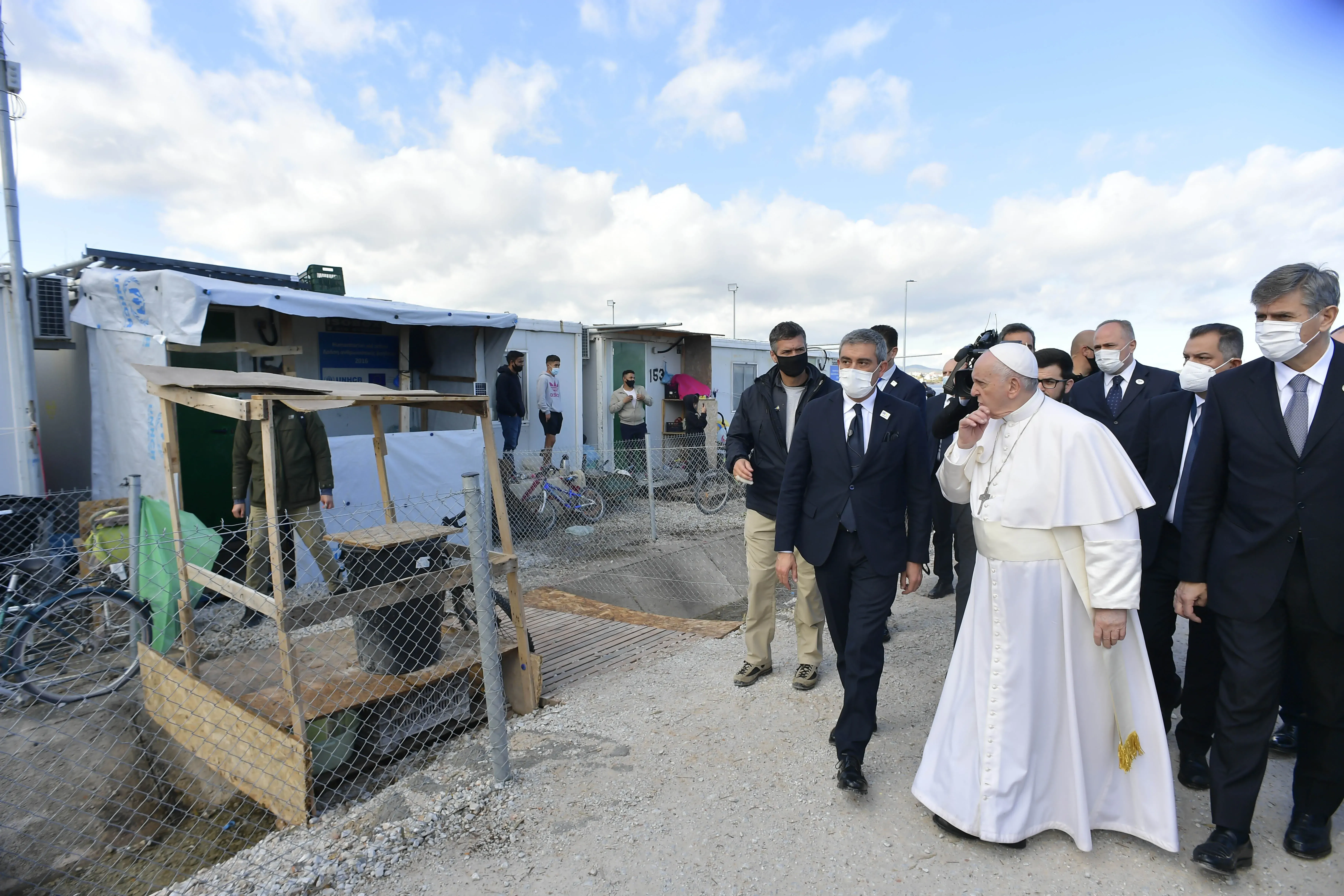 Le pape François visite le camp de réfugiés de Mavrovouni sur l'île grecque de Lesbos, le 5 décembre 2021. Vatican Media