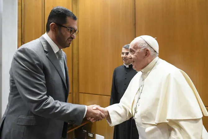 Le pape François a reçu le président désigné de la COP28 des Émirats arabes unis, le Dr Sultan Al Jaber, le 11 octobre 2023, au Vatican. | Crédit : Vatican Media