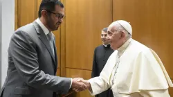 Le pape François a reçu le président désigné de la COP28 des Émirats arabes unis, le Dr Sultan Al Jaber, le 11 octobre 2023, au Vatican. | Crédit : Vatican Media / 