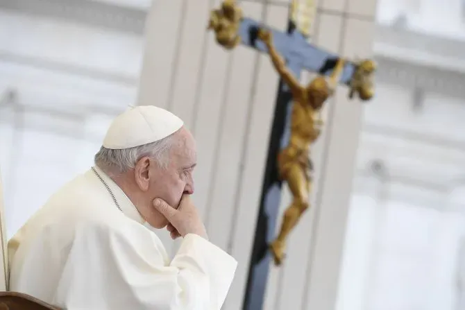 Le pape François lors de l'audience générale sur la place Saint-Pierre, le 17 mai 2023. | Vatican Media