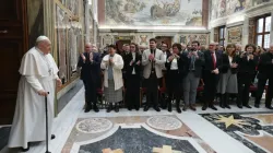 Le pape François rencontre les journalistes qui couvrent le Vatican au Palais apostolique le 22 janvier 2024. | Crédit : Vatican Media / 