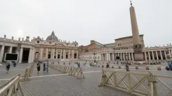 La place Saint-Pierre au Vatican. | Crédit photo : Alexander_Peterson/Shutterstock / 