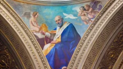La fresque de saint Léon le Grand, docteur de l'Église, dans la coupole de l'église Saint-Maximus de Turin, en Italie. | Crédit : Renata Sedmakova/Shutterstock / 