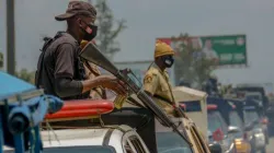 Les agents de sécurité nigérians lors d'une opération militaire. / Oluwafemi Dawodu/Shutterstock