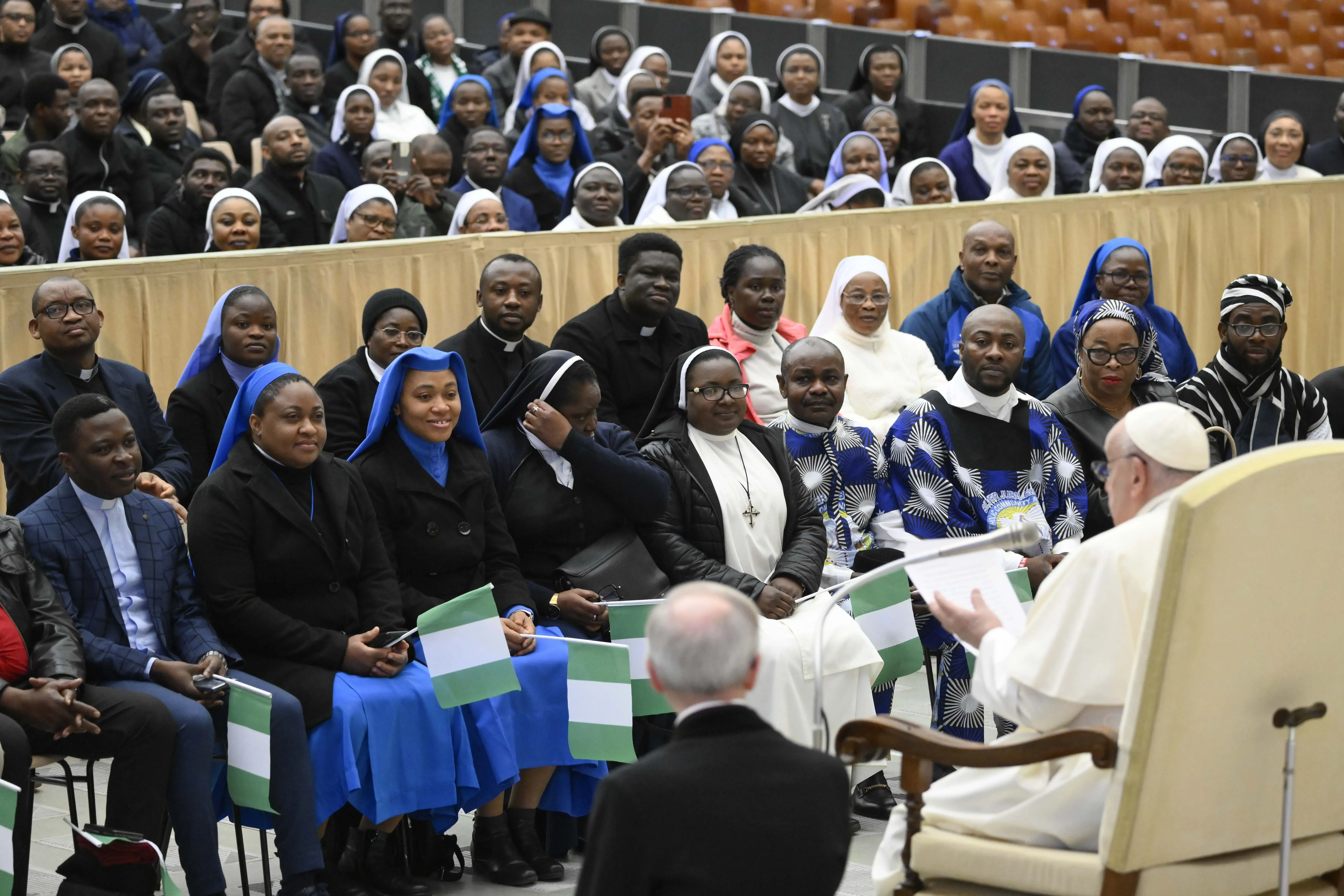 Le pape François rencontre des Nigérians vivant à Rome le 25 mars 2024.