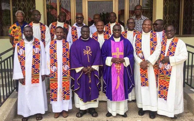 Membres de l'Assemblée Provinciale SMA-Ghana après la célébration de la Messe de lancement P. Dennis Senyo Etti, SMA