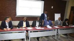 Les partis d'opposition au Soudan du Sud signent la déclaration de réengagement envers l'accord de cessation des hostilités (CoHA) lors d'une réunion dans la ville kenyane de Naivasha. / 