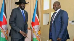 Le président Salva Kiir (à gauche) et le vice-président Riek Machar (à droite). / Domaine public