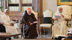 Le pape François rencontre des membres de la Commission pontificale pour la protection des mineurs au Vatican, le 29 avril 2022. Vatican Media. / 