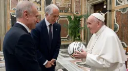 Le pape François rencontre des membres de la Fédération italienne de basket-ball dans la salle Clémentine du Vatican, le 31 mai 2021 / Vatican Media. / 