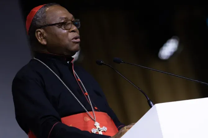 Le cardinal nigérian John Onaiyekan prend la parole lors du Congrès eucharistique international à Budapest, en Hongrie, le 9 septembre 2021. | Daniel Ibáñez/CNA.
