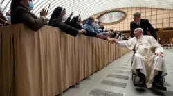 Le Pape François rencontre les participants à l'assemblée plénière de l'Union Internationale des Supérieurs Généraux le 5 mai 2022. Vatican Media. / 