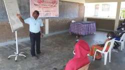 d'apprentissage en personne avec des étudiants du centre de réfugiés Don Bosco Palabek en Ouganda. / Père Lazar Arasu.