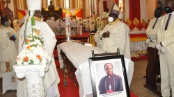 Messe de requiem pour Mgr Denis Lote Kiwanuka, l'archevêque émérite de l'archidiocèse de Tororo en Ouganda, décédé dans la matinée du dimanche 24 avril. Crédit : UEC / 
