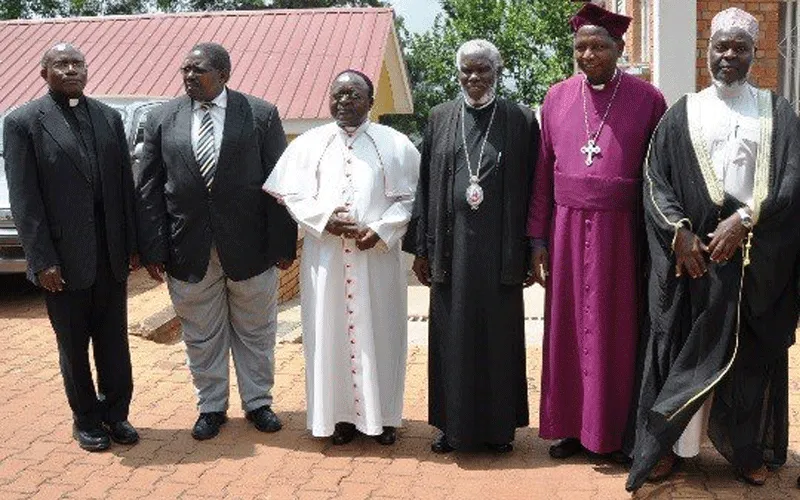 Les membres du Conseil interreligieux de l'Ouganda (IRCU). Domaine public