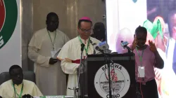 Mgr Lucius Iwejuru Ugorji, archevêque élu, s'adressant aux participants à l'Assemblée plénière de la Conférence épiscopale régionale de l'Afrique de l'Ouest (CERAO), le mardi 3 mai. Crédit : CNS / 