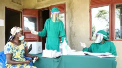 Dans les établissements de santé en RD Congo, Malteser International a soutenu les structures locales pour vacciner 10 000 doses contre le coronavirus aux personnes qui en ont le plus besoin. Crédit : Nyokabi Kahura/Malteser International / 