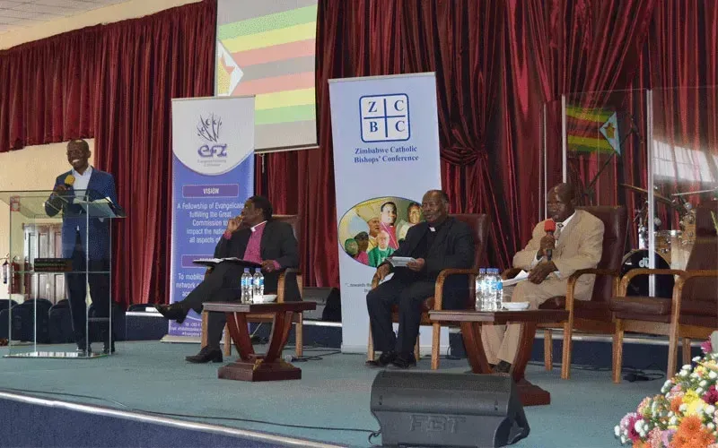 Les membres du Zimbabwe Heads of Christian Denominations (ZHOCD) lors d'une conférence de presse à Harare en 2019. Crédit : ZHOCD