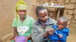 Visite à domicile de la nutritionniste de GKB à la famille de Bizimana Jean de Dieu située dans le village de Nyrataba, cellule de Taba, secteur de Tumba dans le district de Rulindo, mai 2023. Crédit : Caritas Rwanda / 