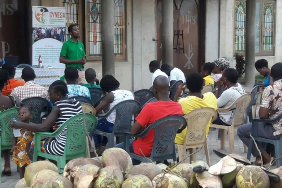 Les membres du Réseau de la jeunesse catholique pour la durabilité environnementale en Afrique (CYNESA) au Ghana. Crédit : CYNESA
