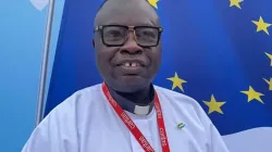 Le père Peter Konteh, directeur exécutif de Caritas Freetown. Crédit : Père Peter Konteh / 