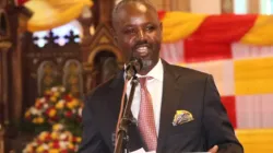 L'honorable Thomas Tayebwa s'adressant aux journalistes lors de la 57e Journée mondiale de la communication (JMC) qui s'est tenue à la cathédrale St. Mary's Lubaga de l'archidiocèse de Kampala. Crédit : Uganda Catholics Online / 