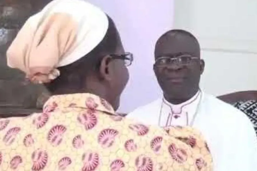 Mgr Fulgence Muteba Mugalu avec Sœur Lucie Mwasenga à Lubumbashi le 10 mai 2023. Crédit : Archidiocèse de Lubumbashi
