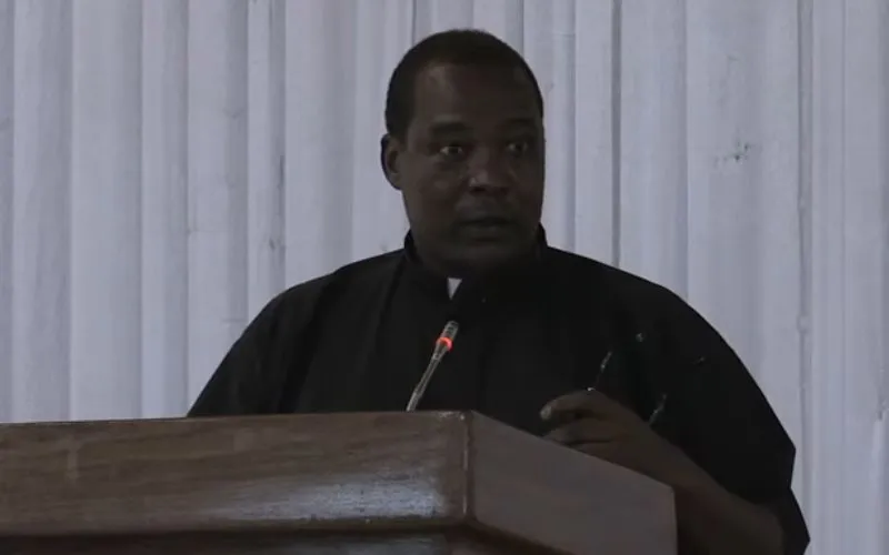 Le secrétaire général de la Conférence épiscopale de Tanzanie (TEC), le père Charles Kitima. Crédit : TEC