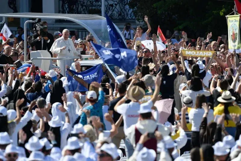 Le pape François arrive au Congrès eucharistique international à Budapest, en Hongrie, le 12 septembre 2021. Vatican Media