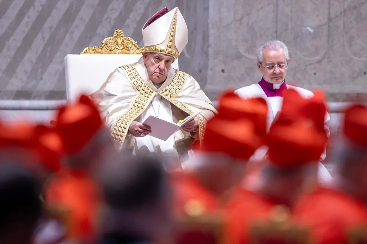 Le pape François aux vêpres après la proclamation de la bulle « Spes Non Confudit », signifiant « L'espérance ne déçoit pas », au Vatican, le jeudi 9 mai 2024.