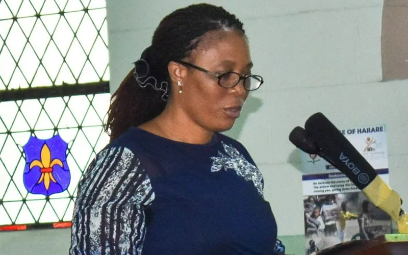 Theresa Patience Sanyatwe, responsable de la protection de l'enfance à la Conférence des évêques catholiques du Zimbabwe (ZCBC). Crédit : IMBISA
