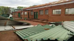 L'un des sept blocs qui ont été détruits par la tempête. Crédit : Actualités catholiques Zimbabwe / 